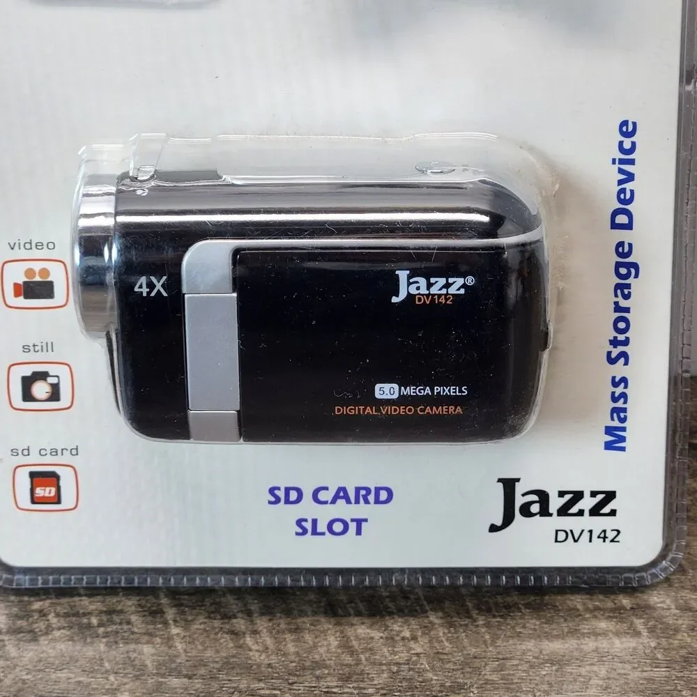 Jazz DV142 Digital Camcorder 5.0 MP NEW 4X Zoom 1.5